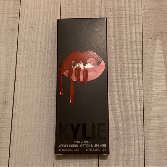 KYLIE COSMETICS JORDY | VELVET LIP KIT- NIB - Picture 3 of 8